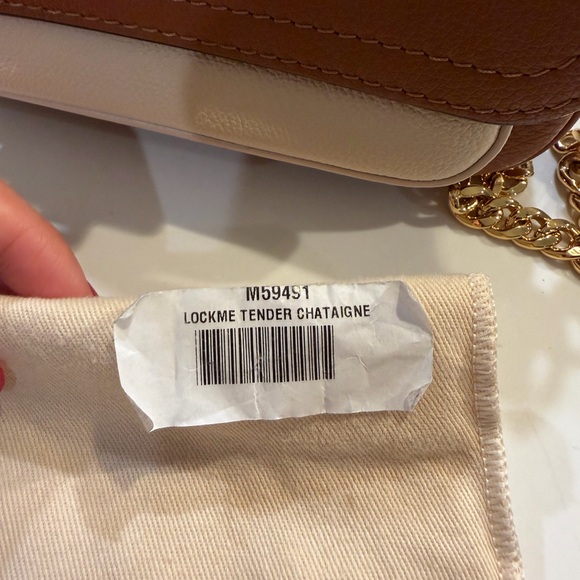 Louis Vuitton Tan and Cream Crossbody Bag with Gold Chain Lock Me Tender - Picture 5 of 6